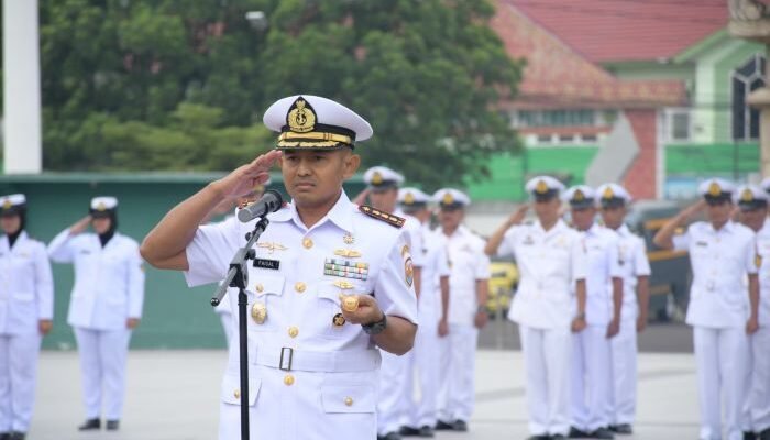 Semarak Hari Armada RI ke-79, Lanal Palembang Gelar Upacara Ziarah dan Tabur Bunga untuk Kenang Jasa Pahlawan