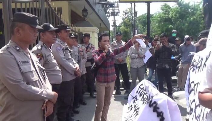 Aksi Jilid 3 Mahasiswa di Depan Polrestabes Medan: Desakan Buka Kasus LP 450 dan Seruan Keadilan yang Tajam