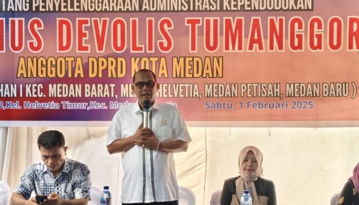 Naik Bajaj, Antonius Tumanggor Sambangi Warga Helvetia dalam Sosperda Adminduk