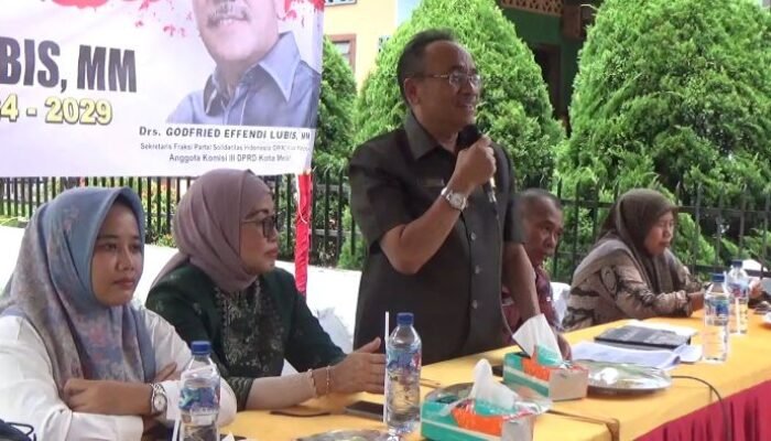 Godfried Effendi Lubis Sosialisasikan Perda Penanggulangan Kemiskinan, Warga Antusias Tanya Bantuan