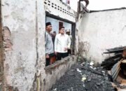 Ricky Anthony Gerak Cepat Bantu Korban Kebakaran 19 Rumah di Langkat