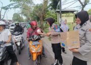 Polsek Medan Barat Bagikan Takjil ke Masyarakat