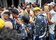 Meriah! Wali Kota Medan Rico Waas Pulang, Ratusan Warga Sambut di Kualanamu