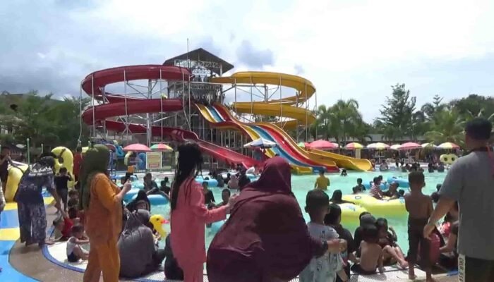 Libur Lebaran, Waterland Tamora Diserbu 6.000 Pengunjung: Antrean Panjang, Semua Gazebo Ludes!