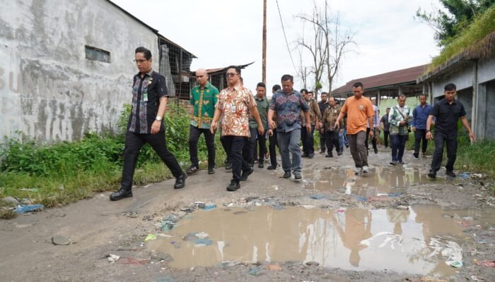 Rico Waas Gercep! Pasar Kwala Bekala Medan Akan Bebas Genangan dan Jalan Rusak Dalam Hitungan Hari