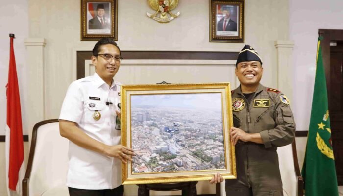 Rico Waas Terima Hadiah Spesial, Foto Indah Kota Medan dari Udara