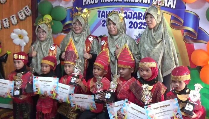 Tangis Haru Serta Bangga Pelepasan PAUD Insani Medan, Anak-Anak Tampil Baca Al-Qur’an, Puisi, Senam dan Tarian