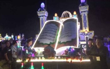 Wagirin Arman Gagas Takbir Akbar 35 Tahun, Ribuan Obor Terangi Malam Idul Adha di Deli Serdang
