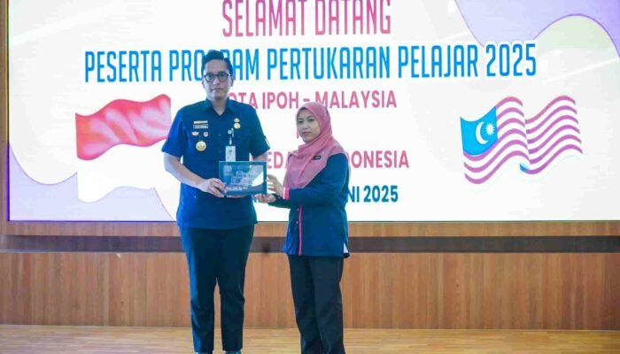 Sampaikan Pesan Menyentuh, Wali Kota Medan Dorong Pelajar Malaysia Jadi Motor Perubahan