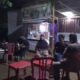Viral! Warung Cafe Alam Kubur di Tengah Makam Muslim, Dihantui Sosok Misterius dan Tetap Ramai Pengunjung