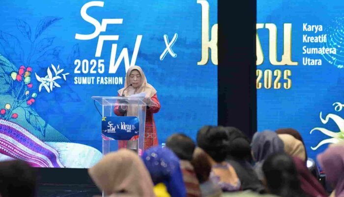 Sumut Fashion Week 2025 Resmi Dibuka, Titiek Sugiharti Soroti Potensi Ekonomi Besar Industri Fashion!          Ask ChatGPT