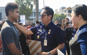 Rico Waas Lunasi Tunggakan Pendidikan 168 Siswa Medan, Tebus Ijazah Jadi Solusi Nyata