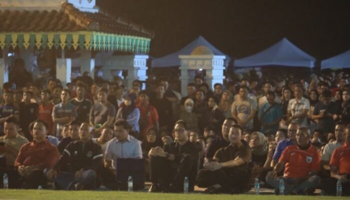 Ribuan Warga Nobar Bareng Rico Waas di Balai Kota Medan Dukung Garuda Muda Tembus Final