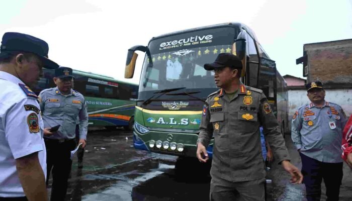 Travel Liar di Medan Ditertibkan Satpol PP dan Dishub, Pengusaha Terancam Cabut Izin Trayek