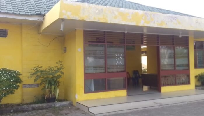 Camat Tanjungpura Jarang Masuk Kantor, Warga Keluhkan Layanan Publik Tersendat