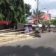 Jelang 17 Agustus, Ratusan Batang Pinang Siap Dipanjat tapi Masih Sepi Pembeli di Medan