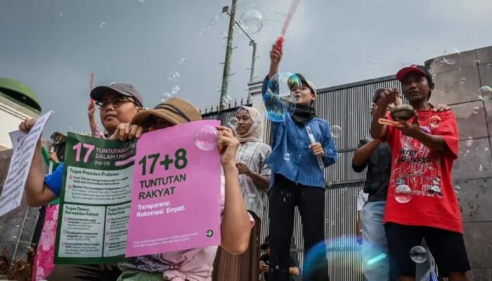DPR Klaim Sudah Penuhi Sebagian Tuntutan ’17+8′, Mahasiswa Tegaskan Aksi Demo Tetap Berlanjut
