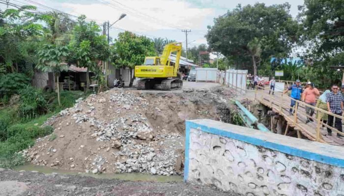 Bupati Deli Serdang Tinjau Pembangunan Jembatan Sei Kuala Namu, Target Rampung Akhir Tahun