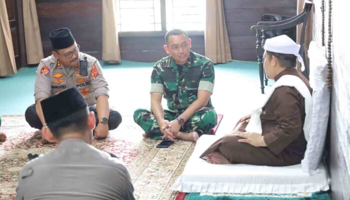Kapolres Langkat Silaturahmi dengan Tuan Guru Babussalam, Bahas Doa dan Sinergi Jaga Kamtibmas