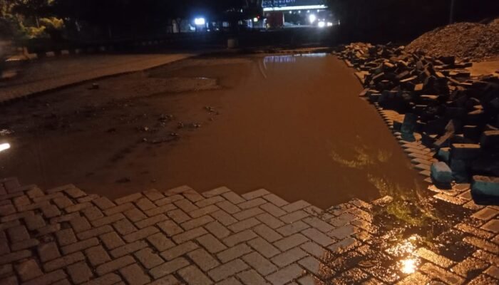 Pengendara Keluhkan Jalan Rusak dan Material Proyek di Kawasan Industri Medan, Minta KIM Segera Bertindak