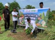 EMP Gebang Bersama Petani dan Nelayan Tanam Ribuan Pohon dan Mangrove di Langkat, Apa Manfaatnya?