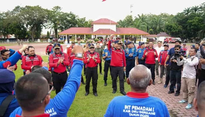 Deli Serdang Catat Sejarah, Kukuhkan 300 Relawan Pemadam Kebakaran Terbanyak di Sumut