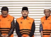 KPK Tetapkan Bupati Bekasi dan Ayahnya Tersangka Suap Ijon Proyek