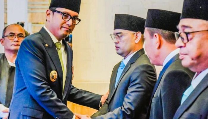 Wali Kota Medan Lantik Direksi Tiga PUD, Dorong Reformasi Tata Kelola dan Profesionalisme BUMD