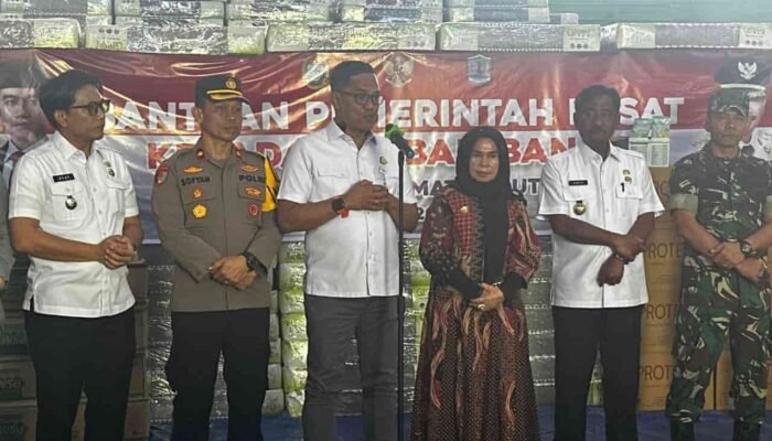 Kajari Binjai Turun Langsung Kawal Penyaluran Bantuan Pemerintah Pusat untuk Korban Banjir November Lalu