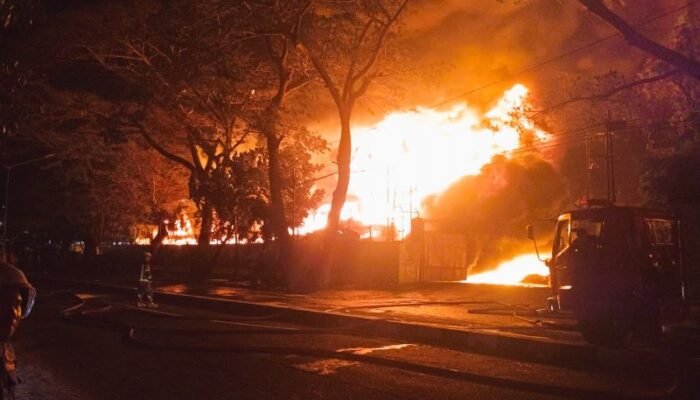 Pabrik Karet Swallow di Medan Deli Dilalap Api, Ledakan Berulang Picu Kepanikan Warga