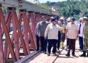 Presiden Tinjau Jembatan Garoga Pascabanjir Bandang, Jalinsum Pantai Barat Mulai Pulih