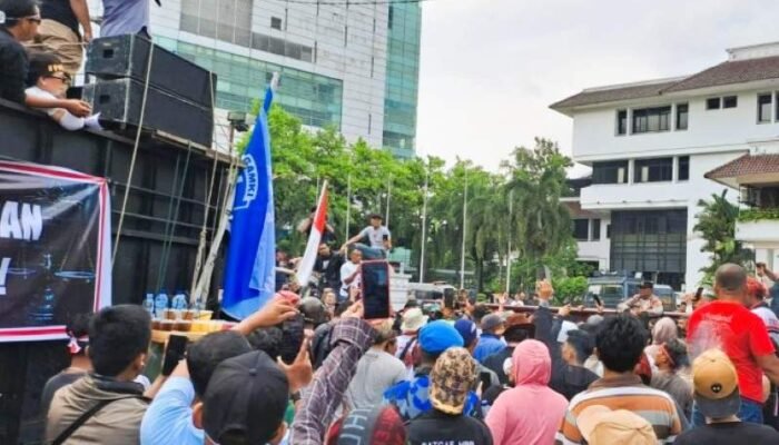 Pedagang dan Konsumen Daging Babi Demo di Kantor Wali Kota Medan, Tolak SE Penataan