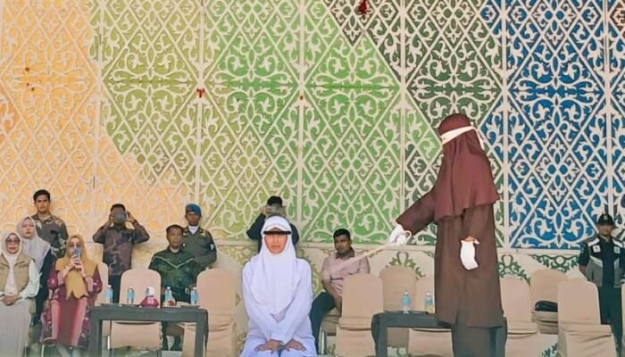 Terjerat Kasus Ikhtilat, Pasangan Pengguna Jasa Prostitusi Dieksekusi Cambuk di Banda Aceh