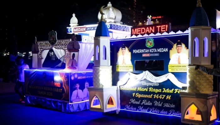 Takbir Menggema di Medan, Pawai Mobil Hias Malam Idulfitri Diserbu Warga