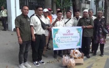 Said Ilham Assegaf Pimpin Wartawan DPRD Medan Berbagi Takjil di Bulan Ramadan