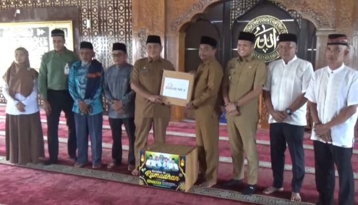Safari Ramadan 1447 H di Sergai Menyasar Pesantren, Bupati Darma Wijaya Lepas Lima Tim Kunjungi Santri