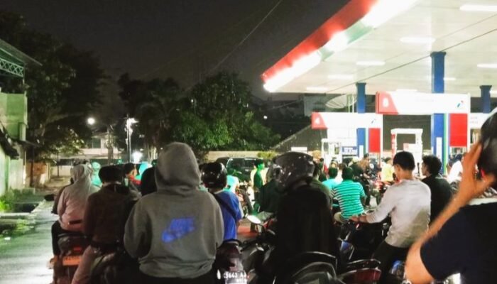 Isu Kelangkaan BBM Picu Antrean Panjang di SPBU Medan, Pertamina Pastikan Pasokan Aman
