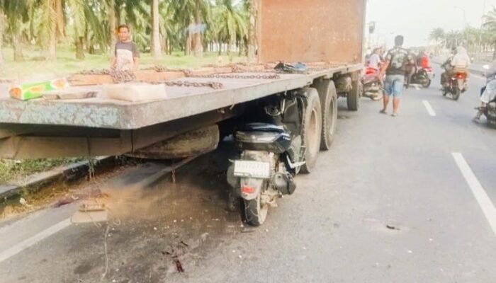 Tabrak Belakang Truk di Jalinsum Sergai, Pelajar 16 Tahun Meninggal Dunia