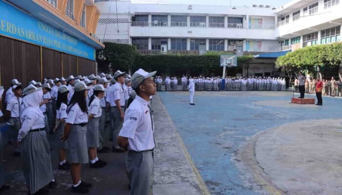 Kapolres Pematangsiantar Jadi Pembina Upacara di SMA Sultan Agung, Tekankan Disiplin dan Bahaya Narkoba