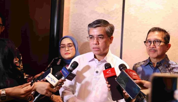 PKB Freeport Disepakati, Menaker Yassierli Ingatkan Tantangan Berat di Tahap Implementasi