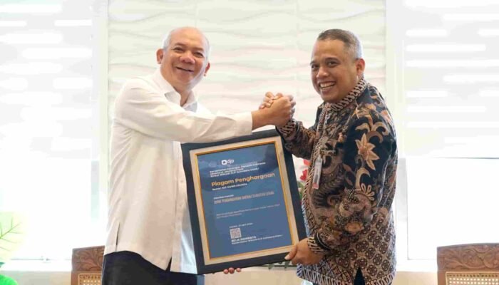 DJP Beri Taxpayer Award kepada Bank Sumut, Layanan Pajak Digital Kian Diperluas