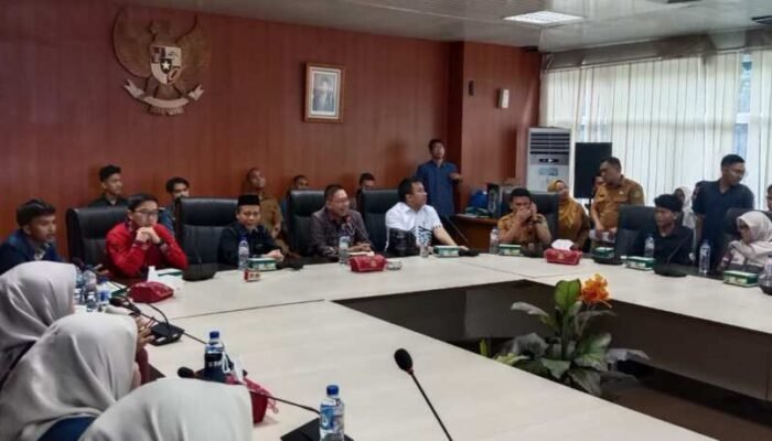 Parliament Tour Mahasiswa Undhar ke DPRD Medan, Tugas Dewan hingga Fungsi Reses Dijelaskan