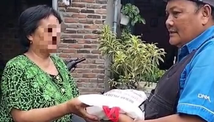 Relawan KSJ Antar Bantuan Langsung ke Rumah Warga Prasejahtera di Perbatasan Medan-Deli Serdang