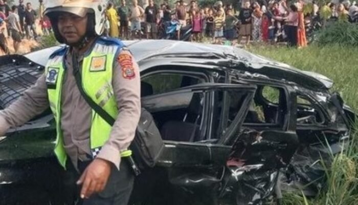 Avanza Tertabrak Kereta Api di Perlintasan Tanpa Palang Sergai, 1 Tewas dan 2 Luka
