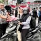 Bendera Merah Putih Dibagikan di Jalanan Medan, Pemko dan PWPM Ajak Warga Hidupkan Semangat Kemerdekaan
