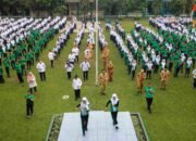 Mendikdasmen dan Rico Waas Senam Bersama Siswa SMPN 1 Medan, Pesan Menuju Indonesia 2045 Menggema