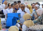 Wamenaker Soroti Keseimbangan Aturan dan Industri Padat Karya di Serang