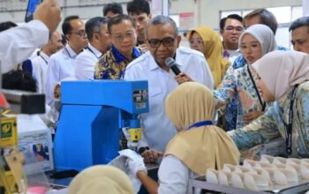 Wamenaker Soroti Keseimbangan Aturan dan Industri Padat Karya di Serang