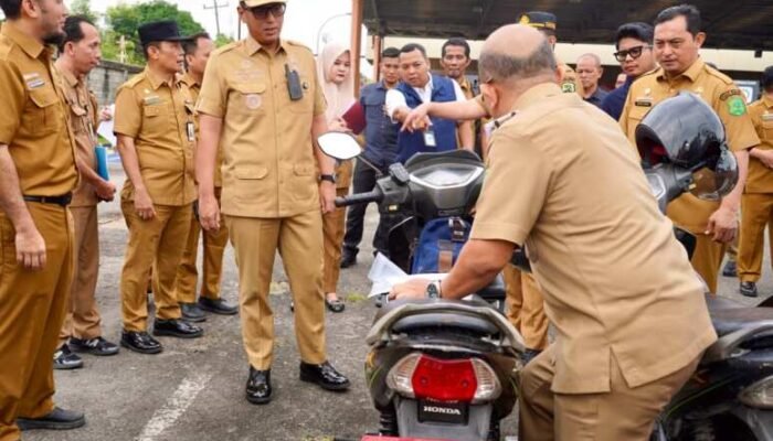 Rico Waas Temukan Kendaraan Dinas Pemko Medan Menunggak Pajak, Pelat Nomor dan Spion Jadi Sorotan