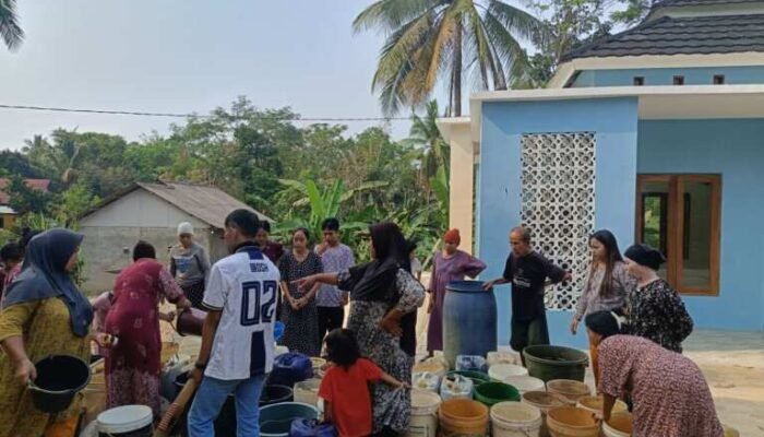 Krisis Air Banten Makin Terasa, PTPN IV PalmCo Distribusikan 101 Ribu Liter untuk 15 Desa